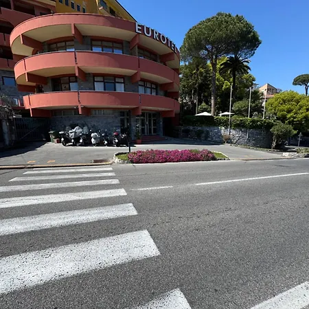 Apartment Il Mare Tra Gli Alberi By Portofinovacanze *